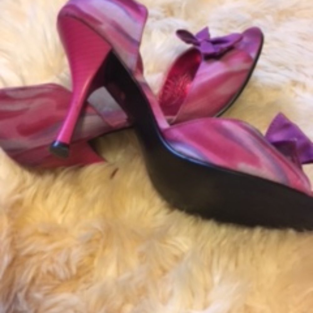 Shoes - Picture 3 of 3